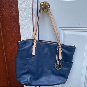 EUC blue Michael Kors crossbody